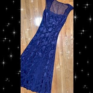 🦋SOLD🦋Beautiful navy Victoria’s Secret silk and mesh floral gown